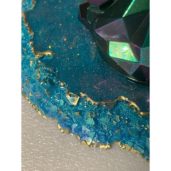 Handcrafted Cubic Teddy Bear on Live Edge Coaster In Resin with Chameleon Color - Picture 6 of 9